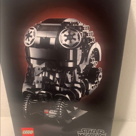 LEGO Star Wars Black Helmet Model - Picture 3 of 4
